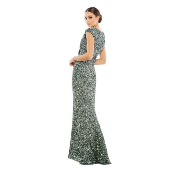 Mac Duggal CAP SLEEVE SEQUINED HIGH SLIT GOWN Frog green size 6 NWT - Picture 3 of 12